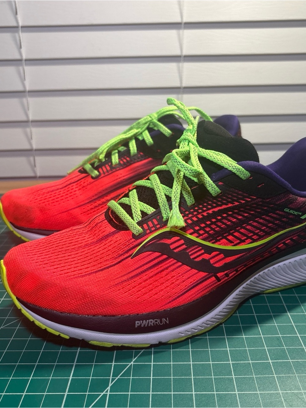 Saucony Women’s Size 11 Guide 14 Running Shoes - Neon Red with Lime Laces